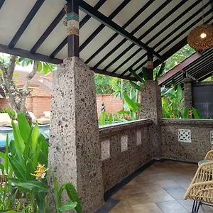 Willa Mahe Garden And By Kamara